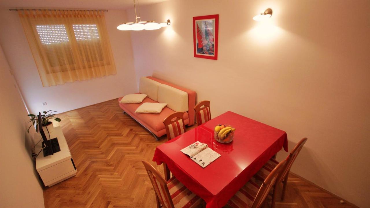 Apartment Jen Omiš Exterior foto