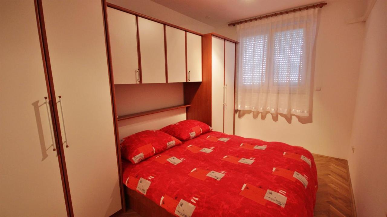 Apartment Jen Omiš Exterior foto