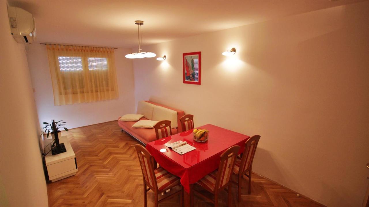 Apartment Jen Omiš Exterior foto