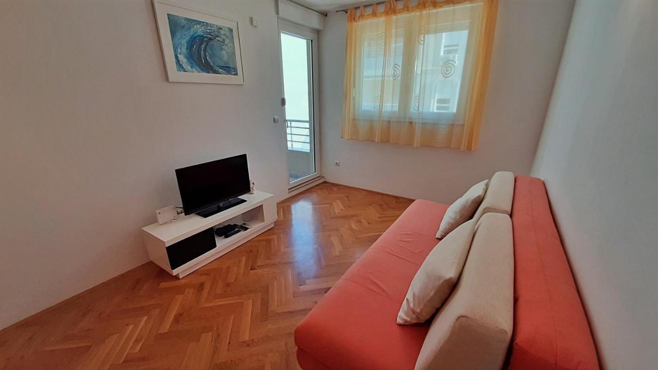 Apartment Jen Omiš Exterior foto