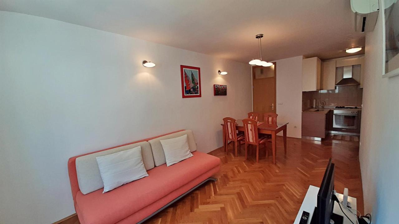 Apartment Jen Omiš Exterior foto
