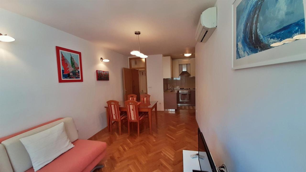 Apartment Jen Omiš Exterior foto