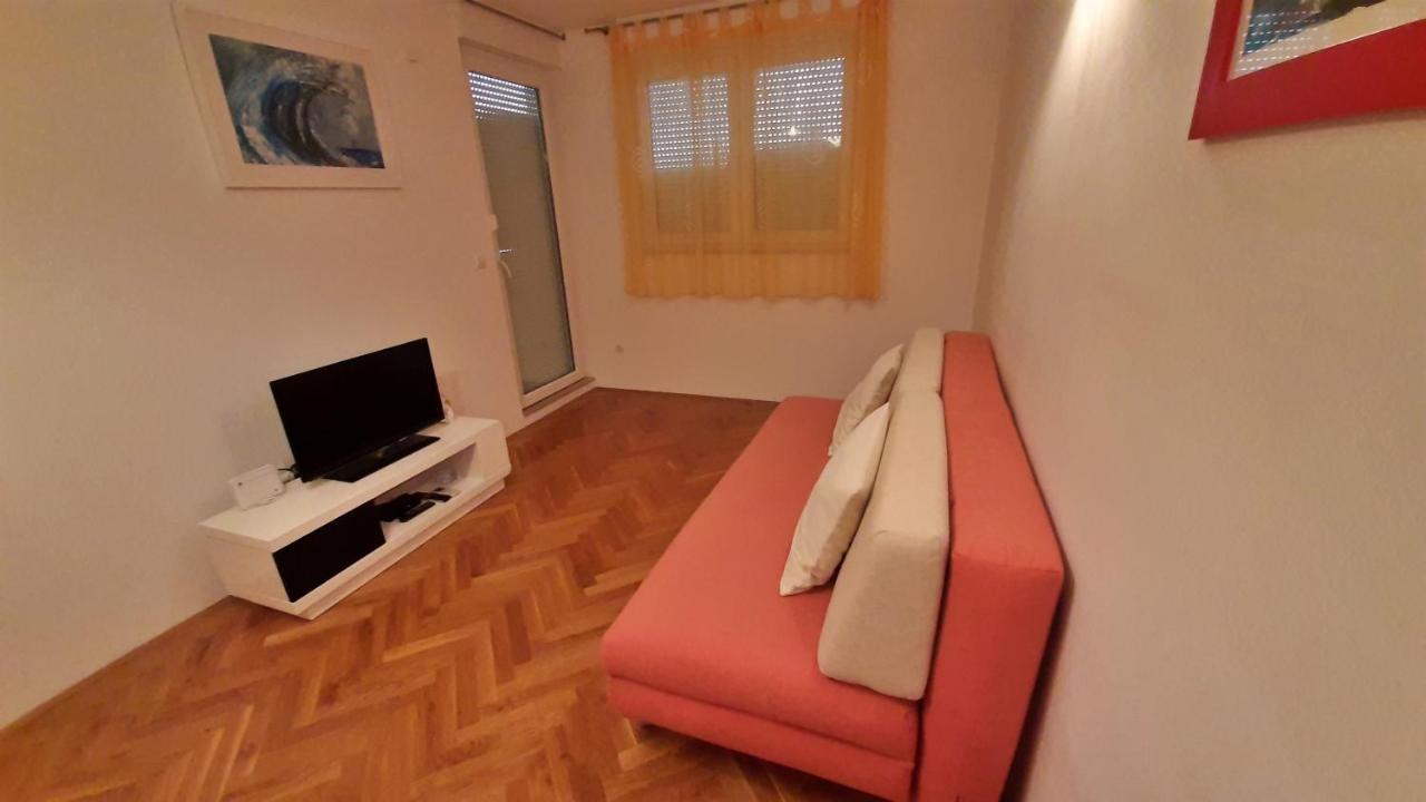 Apartment Jen Omiš Exterior foto