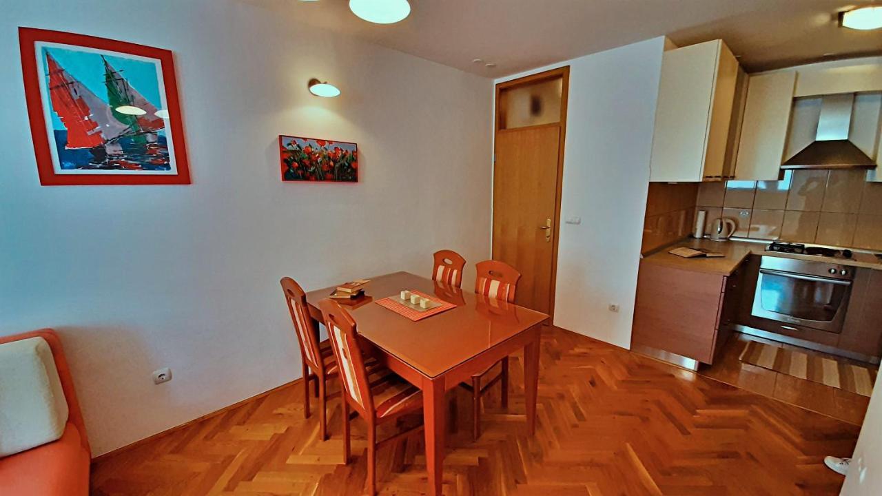Apartment Jen Omiš Exterior foto